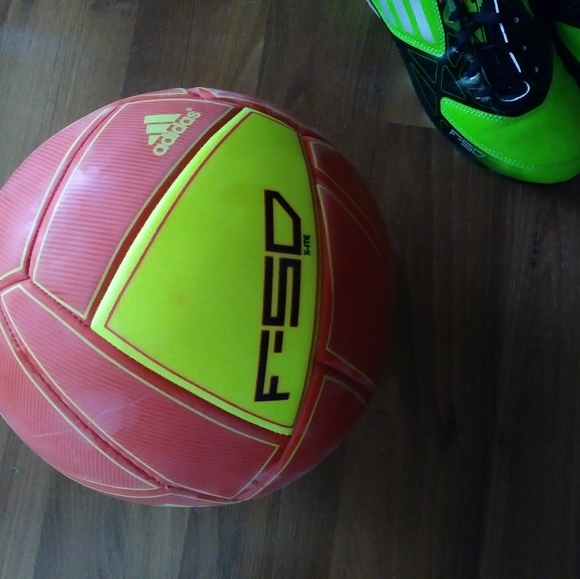 ADIDAS SOCCER CLEATS SPORTS ATHLETIC CLEATS - Picture 2 of 9